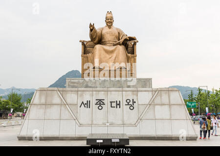 Statue of Sejong the Great at Gwanghwamun Square, Seoul, South Korea Stock Photo