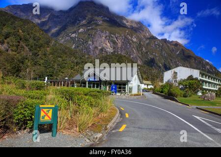 A sign warning people not to feed the wild Kea birds at the entrance to Milford Sound, South Island, New Zealand Stock Photo