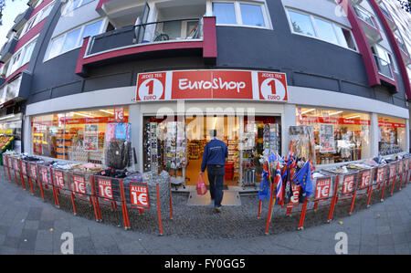 1-Euro-Shop, Potsdamer Strasse, Schoeneberg, Berlin, Deutschland Stock Photo