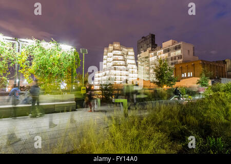 Frank Gehrys IAC building , view  from High Line, Meatpacking district, New York Stock Photo