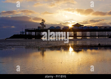 Herne Bay, Kent, UK. 20th April 2016: UK Weather. Sunrise at Herne Bay pier. Unsettled and colder weather is set to return for the weekend with showers for much of the country Credit:  Alan Payton/Alamy Live News Stock Photo
