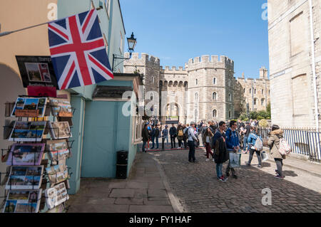 Windsor, UK.  20 April 2016.  The town centre of Windsor is decorated with flags and bunting ahead of The Queen's 90th birthday tomorrow. Credit:  Stephen Chung / Alamy Live News Stock Photo