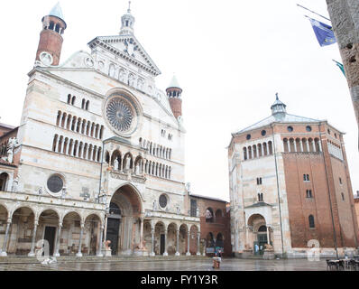 Cremona Cathedral and Baptistery (Battistero) in Piazza del Comune, Cremona, Italy. Stock Photo
