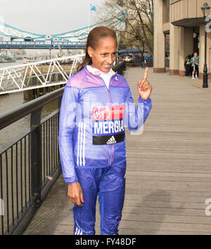 London, UK. 21st April, 2016. Virgin Money London Marathon 2016, Aselefech Mergia (Ethiopia) Credit:  Ian Davidson/Alamy Live News Stock Photo