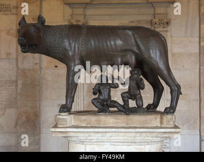 Rome, Italy, 21st April 2016. The mythological wolf of Rome showcased inside the Capitoline Museum. The entrance fee to all the civic museums was waived in occasion of the birthday of Rom Credit:  Davide Vadala/Alamy Live News Stock Photo