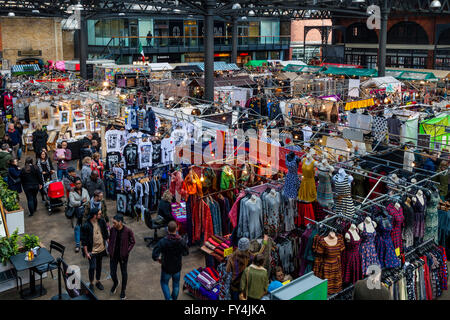 People Shopping In Old Spitalfields Sunday Market, London, England Stock Photo