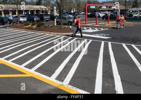 Weis Supermarket Parking Lot, Doylestown, PA, USA Stock Photo