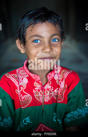 Dhaka, Bangladesh. 21th Apr, 2016. Rizvi 8 Years old, a child with rare blue eyes in Bangladesh.© Jahangir Alam Onuchcha/Alamy Live News Stock Photo