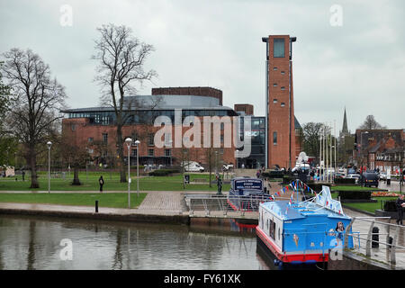 Stratford-upon-Avon, UK. 22th April, 2016. General image of the Royal Shakespeare Theatre and the River Avon at Stratford-upon-Avon, as the town prepares for tomorrows 400th anniversary of the death of the 'Bard of Avon' Credit:  Andrew Lockie/Alamy Live News Stock Photo