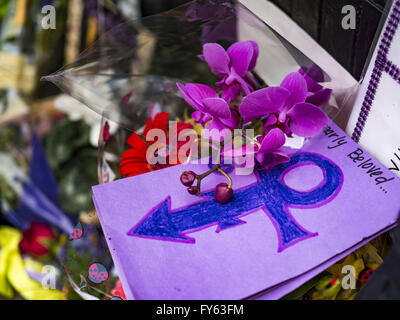 Minneapolis, MN, USA. 22nd Apr, 2016. A card left at 1st Ave for Prince. Thousands of people came to 1st Ave in Minneapolis Friday to mourn the death of Prince, whose full name is Prince Rogers Nelson. 1st Ave is the nightclub the musical icon made famous in his semi autobiographical movie ''Purple Rain.'' Prince, 57 years old, died Thursday, April 21, 2016, at Paisley Park, his home, office and recording complex in Chanhassen, MN. Credit:  Jack Kurtz/ZUMA Wire/Alamy Live News