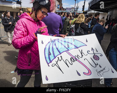 Minneapolis, MN, USA. 22nd Apr, 2016. MINA LEIERWOOD, from Minneapolis, MN, brings a thank you card to the memorial for Prince at 1st Ave in Minneapolis. She said she listened to Prince's music all through high school. Thousands of people came to 1st Ave in Minneapolis Friday to mourn the death of Prince, whose full name is Prince Rogers Nelson. 1st Ave is the nightclub the musical icon made famous in his semi autobiographical movie ''Purple Rain.'' Prince, 57 years old, died Thursday, April 21, 2016, at Paisley Park, his home, office and recording complex in Chanhassen, MN. (Credi