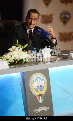 Kuwait. 22nd Apr, 2016. United Nations Special Envoy to Yemen Ismail Ould Cheikh Ahmed attends a press conference at Kuwait's information ministry in Kuwait City, Kuwait on April 22, 2016. Credit:  Noufal Ibrahim/Xinhua/Alamy Live News Stock Photo