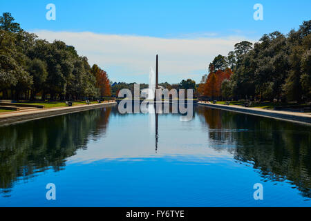 The Pioneer Memorial obelisk and water fountain at Hermann Park 