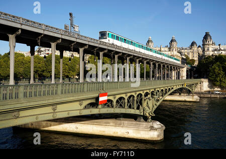 Metro line 6 running on top of Viaduct de Passy on Pont Bir Hakeim bridge, Paris, France Stock Photo