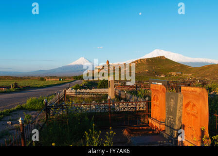 Eurasia, Caucasus region, Armenia, Khor Virap monastery, Mount Ararat (5137m) highest mountain in Turkey photographed from Armen Stock Photo
