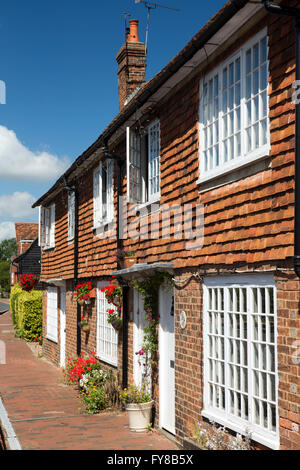 UK, Kent, Sissinghurst, High Street, tile-hung cottages Stock Photo