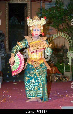 Legong dance performed by Bina Remaja troupe, Ubud palace, Bali, Indonesia Stock Photo