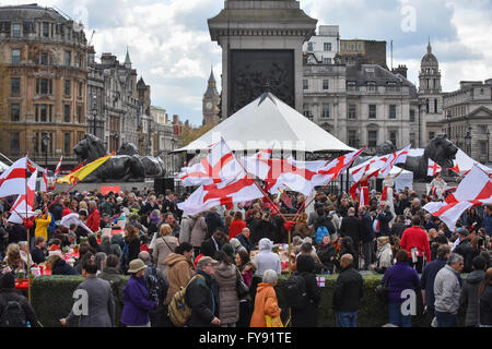 Trafalgar Square, London, UK. 23rd April 2016. The Feast of St George in Trafalgar Square. Credit:  Matthew Chattle/Alamy Live News Stock Photo