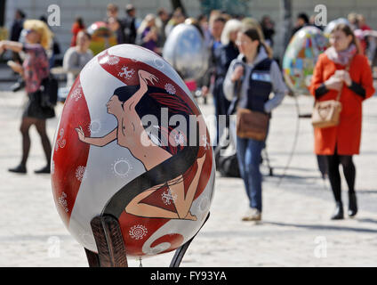 Kiev, Ukraine. 23rd Apr, 2016. People look on a giant painted eggs during Easter eggs (''Pysanka'') festival, at Sophia Square, in Kiev, Ukraine, 23 April 2016. Ukrainians will mark Orthodox Easter at 01 May. Credit:  Serg Glovny/ZUMA Wire/Alamy Live News Stock Photo