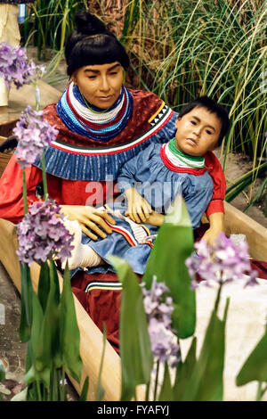 Florida Big Cypress Seminole Tribe Indian Reservation,Ah-Tah-Thi-Ki Seminole Indian Museum,interior inside,exhibit exhibition collection lifelike mann Stock Photo