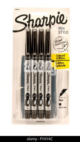 Winneconne, WI -27 Sept 2015:  Package of Sharpie pen stylo markers Stock Photo