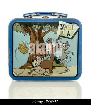 Winneconne, WI - 17 April 2016:  Lunch box featuring Yogi bear on an isolated background Stock Photo
