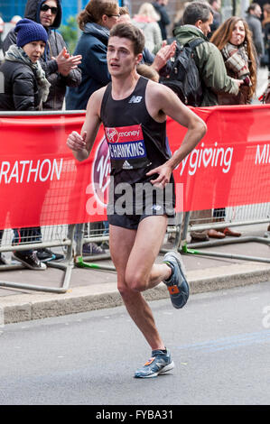 London, UK.  24 April 2016.  Callum Hawkins (GB), who would be the top placed Briton by finishing eighth, takes part in the Virgin Money London Marathon elite men's race, passing through mile 23.  Hawkins' time would go on to qualify him for a place in the upcoming Rio Olympics.  Credit:  Stephen Chung / Alamy Live News Stock Photo
