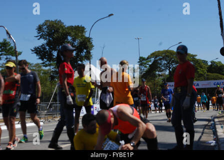 Sao Paulo, Brazil. 24th Apr, 2016. International Marathon takes place in Sao Paulo south zone, Parque Ibirapuera, which is the starting point and ending point. The event is dominated by the Africans, Kenyans who won the first, second and third in the men's division, while the women's division the first and second is from Africa and the Brazil came third. © Adeleke Anthony Fote/Pacific Press/Alamy Live News Stock Photo