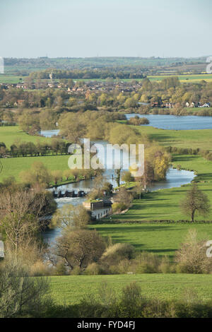 Looking over Day's Lock on the River Thames from Round Hill, Wittenham Clumps, near Dorchester on Thames, Oxfordshire, UK Stock Photo