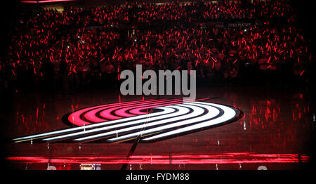 Portland, Oregon, USA. 25th April, 2016. The Moda Center is lit up during player introductions. The Portland Trail Blazers hosted the Los Angeles Clippers at the Moda Center on April 25, 2016. 25th Apr, 2016. Credit:  David Blair/ZUMA Wire/Alamy Live News Stock Photo