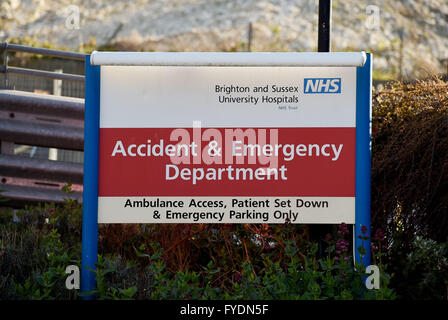 Brighton, UK. 26th April 2016.  The scene outside the Accident and Emergency department of the Royal Sussex County Hospital in Brighton this morning on the first morning of the junior doctors all out strike for two days in England Stock Photo