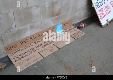 London, UK. 26th April 2016. Message to the government from protesters against the NHS reforms. Credit: Marc Ward/Alamy Live News Stock Photo
