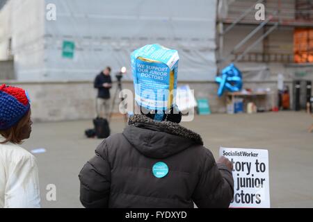 London, UK. 26th April 2016. Protester outside the department of health following a strike and march from Junior Doctors. Credit: Marc Ward/Alamy Live News Stock Photo