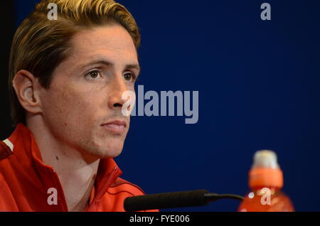 Madrid, Spain. 26th Apr, 2016. Atlético de Madrid's Fernando Torres attends a press conference ahead of UEFA Champions League semi-final first leg match against FC Bayern Muenchen at Vicente Calderón stadium on April 27, 2016 in Madrid, Spain Credit:  Jorge Sanz/Pacific Press/Alamy Live News Stock Photo