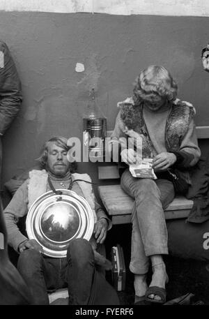 The police wakes fifty-one loafers early in the morning of 18 August 1967 in Hannover during a razzia. Stock Photo