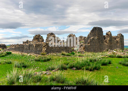 Ruins of the Kitan fortress Khar Bukh Balgas, Dashinchilen, Bulgan Aimag, Mongolia Stock Photo