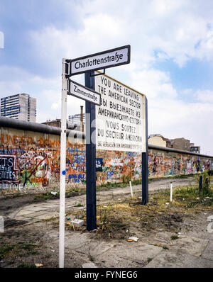 August 1986, leaving American sector warning sign, Zimmerstrasse street sign, Berlin Wall graffitis, Kreuzberg, West Berlin side, Germany, Europe, Stock Photo