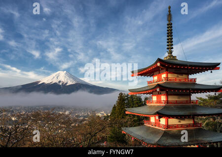 Japan, Chureito pagoda and Mount Fuji at sunrise Stock Photo