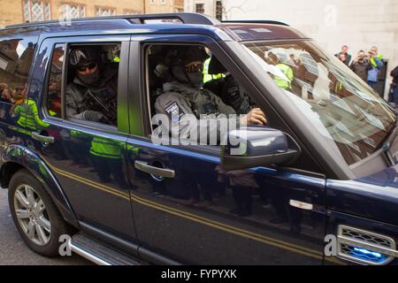 Counter Terrorist Specialist Firearms Officers in a Land Rover Discovery Stock Photo