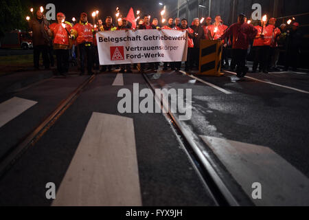 Staff members of car maker Ford take part in a warning strike during the late shift at the company's manufacturing premises in Cologne, Germany, 29 April 2016.  German workers union IG Metall (IGM) has launched nationwide warning strikes on Friday 29 April, following the fruitless tariff negotiations with employers in Germany's metal and electronics manufacturing industries. The deadline for the duty not to engage in industrial action, which according to German labour law, prohibits strikes and further industrial actions, had expired at midnight. Photo:  Federico Gambarini/dpa Stock Photo