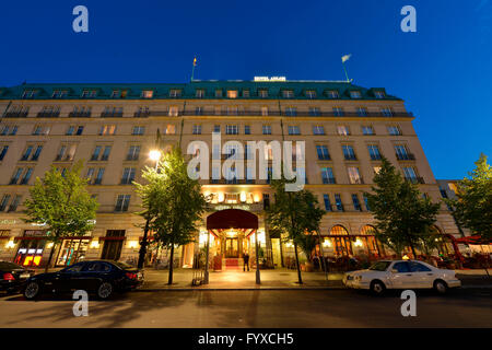 Hotel Adlon, Unter den Linden, Pariser Platz, Mitte, Berlin, Germany Stock Photo