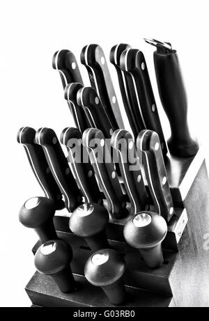 https://l450v.alamy.com/450v/g03rb0/kitchen-collection-of-knives-isolated-on-white-background-g03rb0.jpg