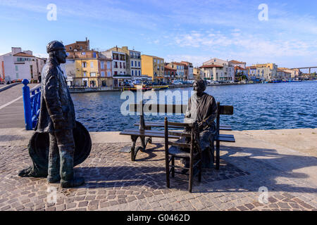 Statut Pont de la Passe nord Martigues Bouche du Rhone Provence 13 France Stock Photo