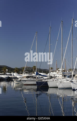 Cavalaire-sur-Mer with small marina, Cote d'Azur Stock Photo