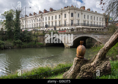 River Leam and bridge, Leamington Spa, Warwickshire, England, UK Stock Photo