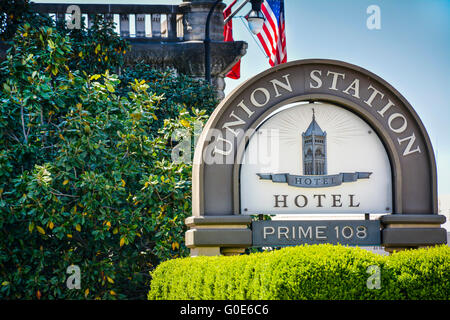 Entrance and sign for the Union Station Hotel in Nashville, TN Stock Photo