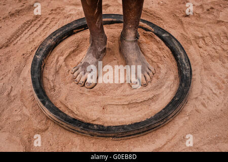 Dhaka, Bangladesh. 1st May, 2016. Brickfield is a place where hundreds of children live with their working parents and growing up here in dusty environment and without any kind of formal education which is leading them towards uncertain future. © Mohammad Ponir Hossain/ZUMA Wire/Alamy Live News Stock Photo