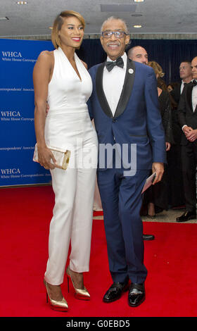 Washington, District of Columbia, USA. 30th Apr, 2016. Aisha McShaw and Al Sharpton arrives for the 2016 White House Correspondents Association Annual Dinner at the Washington Hilton Hotel on Saturday, April 30, 2016.Credit: Ron Sachs/CNP. © Ron Sachs/CNP/ZUMA Wire/Alamy Live News Stock Photo