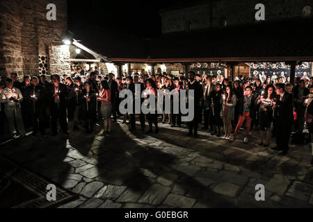 Meteora. 1st May, 2016. Orthodox Christian worshippers attend the Easter mass at a monastery of Meteora in central Greece on May 1, 2016. Orthodox Christians across the world celebrate the resurrection of Jesus Christ on May 1 this year. © Lefteris Partsalis/Xinhua/Alamy Live News Stock Photo