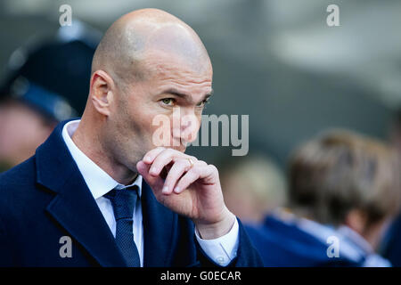 Manchester, UK. 26th Apr, 2016. Zinedine Zidane (Real) Football/Soccer : Real Madrid manager Zinedine Zidane during the UEFA Champions League Semi-final 1st leg match between Manchester City and Real Madrid at Etihad Stadium in Manchester, England . © AFLO/Alamy Live News Stock Photo